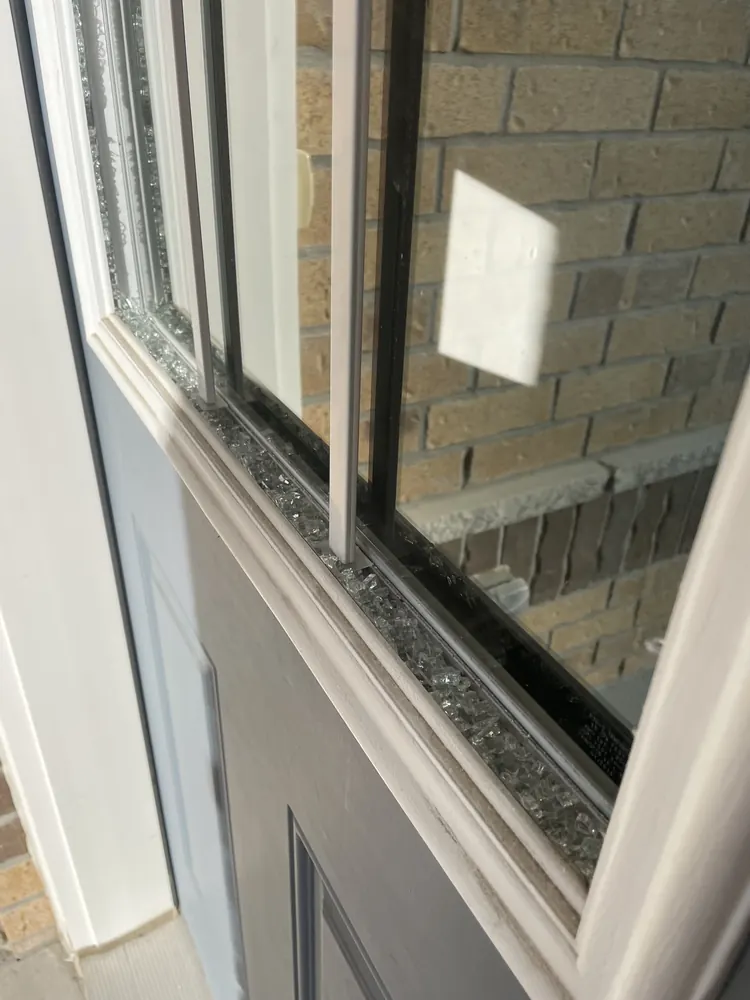 Broken front door glass replaced in Ottawa