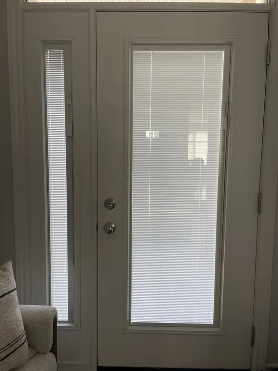Internal mini blind glass door insert in Orléans